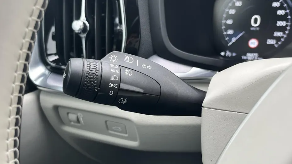 VOLVO V60 V60 B4 D Momentum Pro aut