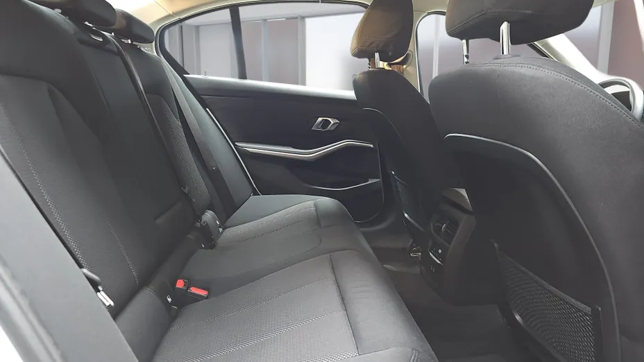 BMW Seria 3 318d Advantage