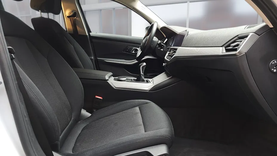 BMW Seria 3 318d Advantage