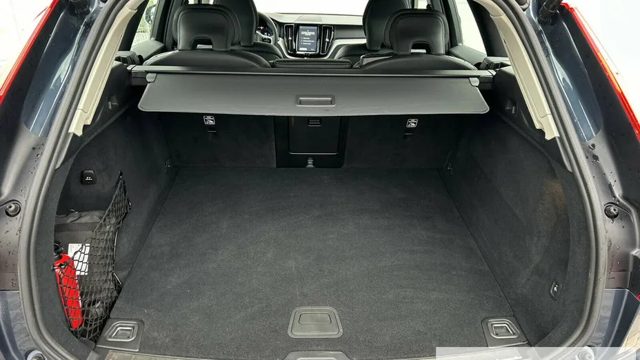 VOLVO XC60 XC60 B5 B AWD Plus Dark aut
