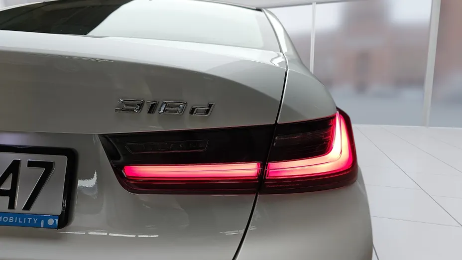 BMW Seria 3 318d Advantage