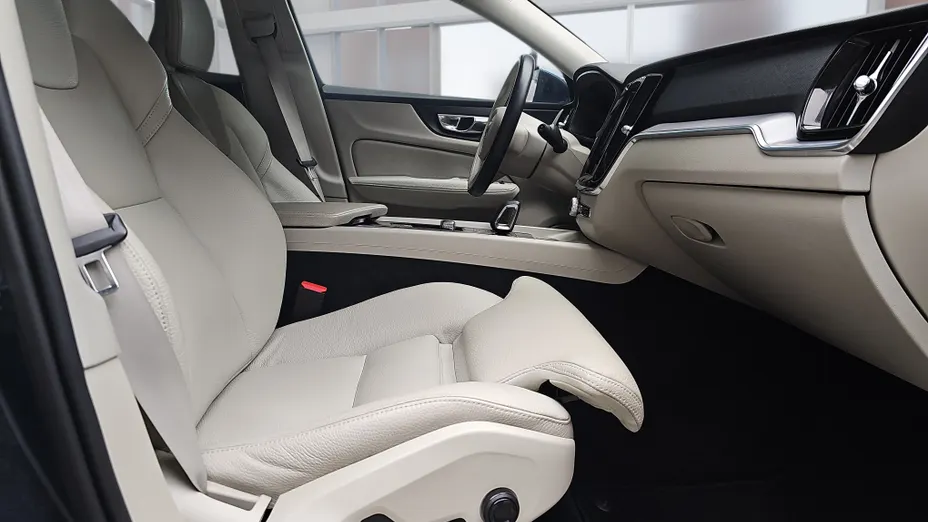 VOLVO V60 V60 B3 B Momentum Pro aut