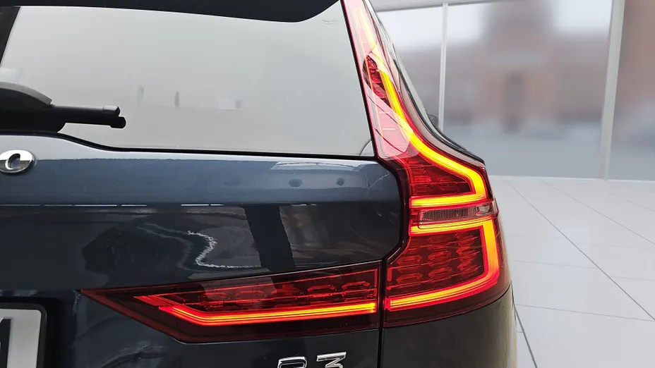 VOLVO V60 V60 B3 B Momentum Pro aut