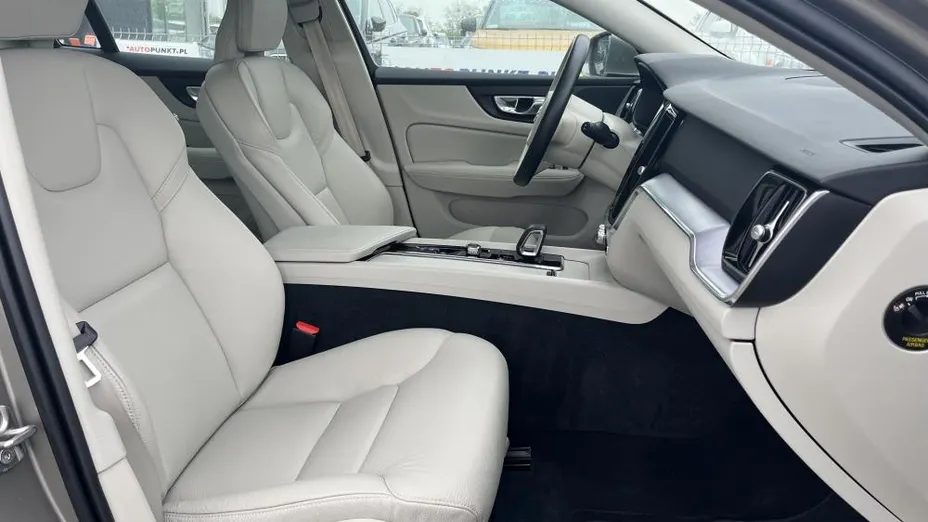 VOLVO V60 V60 B4 D Momentum Pro aut