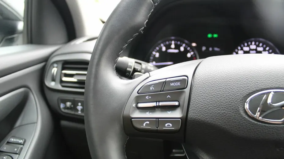 HYUNDAI i30 i30 1.0 T-GDI Smart