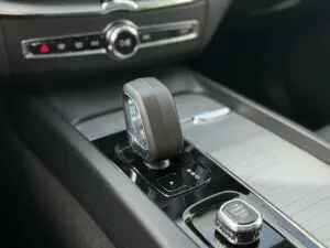 VOLVO XC60 XC60 T6 Plug-In Hybrid AWD Plus Dark aut