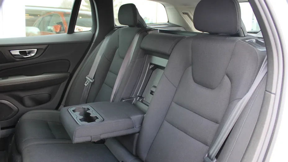 VOLVO V60 V60 D4 SCR Momentum aut