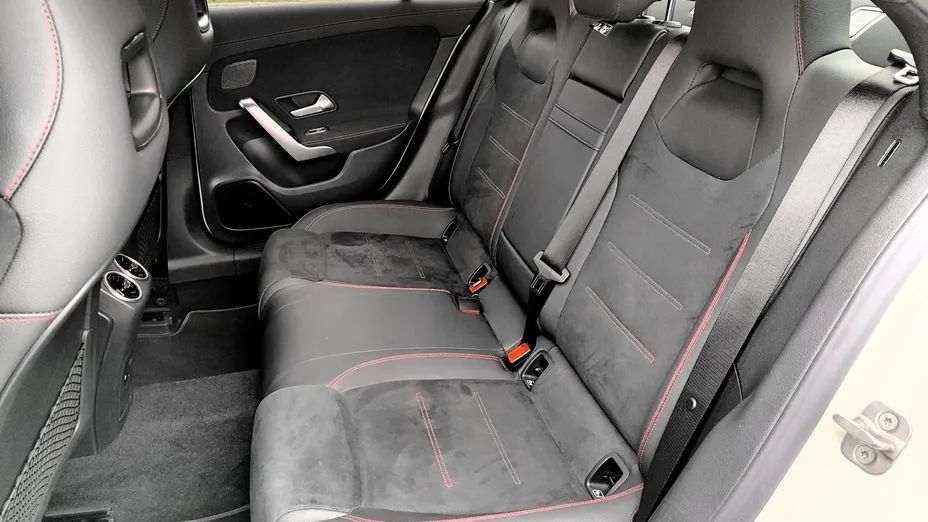 MERCEDES-BENZ CLA CLA 200 mHEV AMG Line 7G-DCT