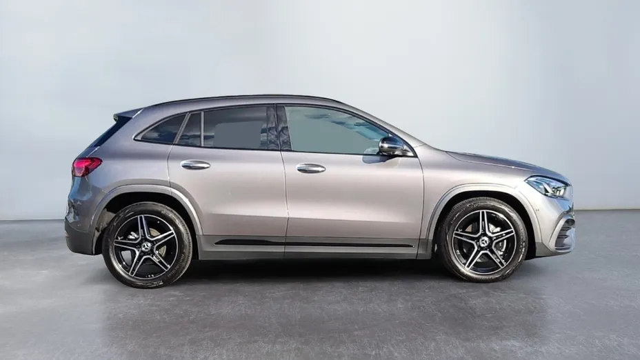 MERCEDES-BENZ GLA GLA 200 AMG Line