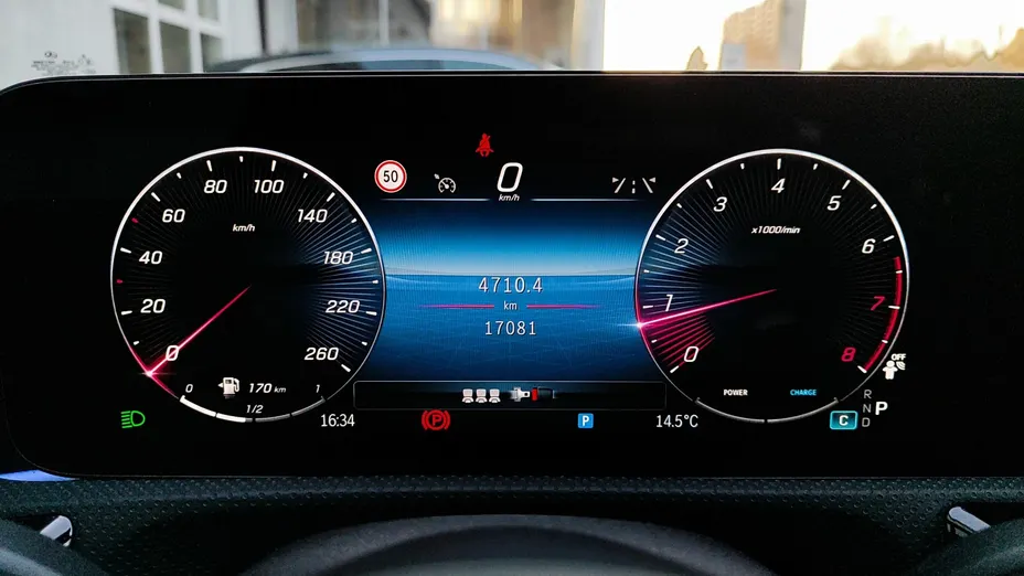 MERCEDES-BENZ A Klasa A 200 AMG Line 7G-DCT