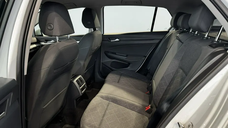 VOLKSWAGEN Golf Golf VIII 1.0 TSI Life