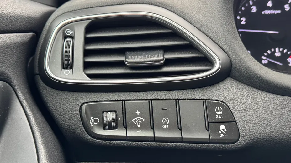 HYUNDAI i30 i30 1.5 T-GDI 48V Modern