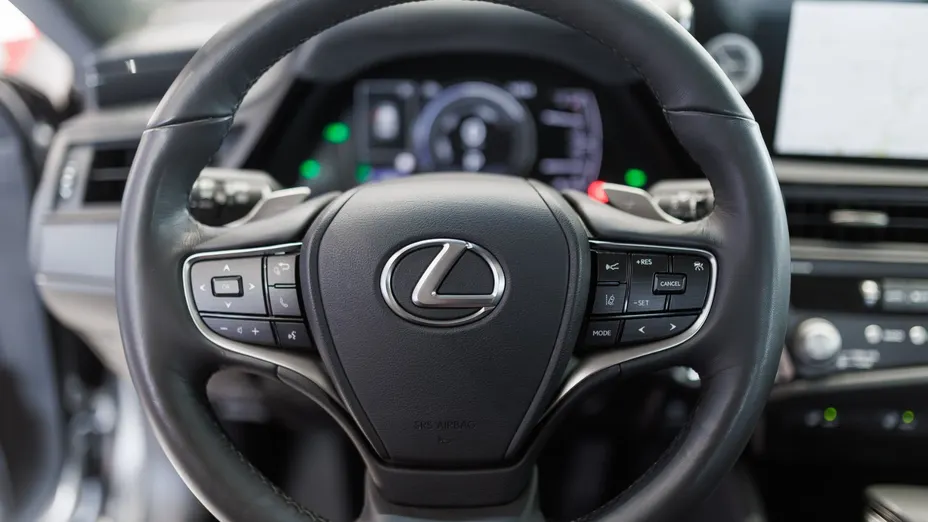 LEXUS ES ES 300h F Sport Design