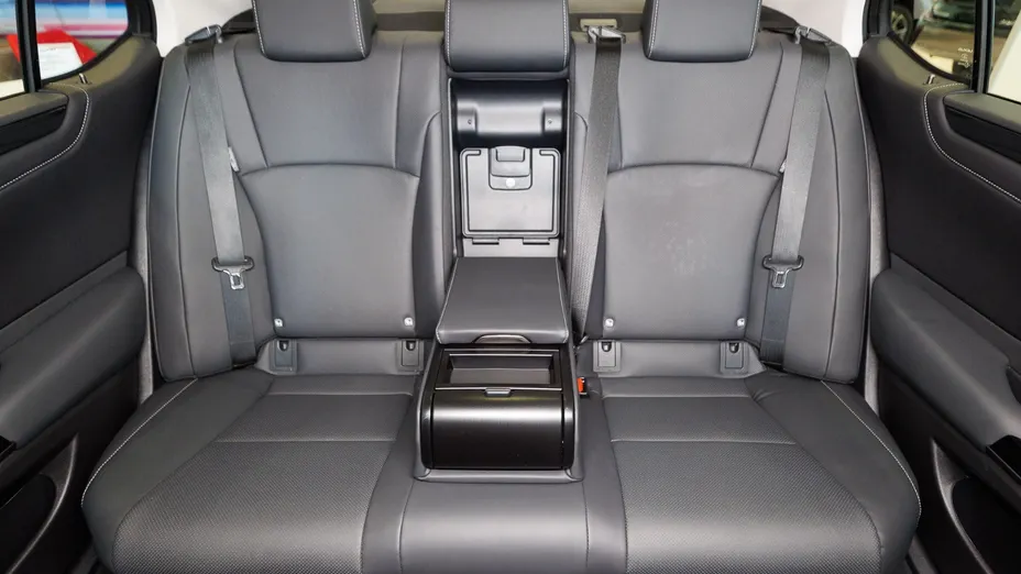 LEXUS ES ES 300h F Sport Design