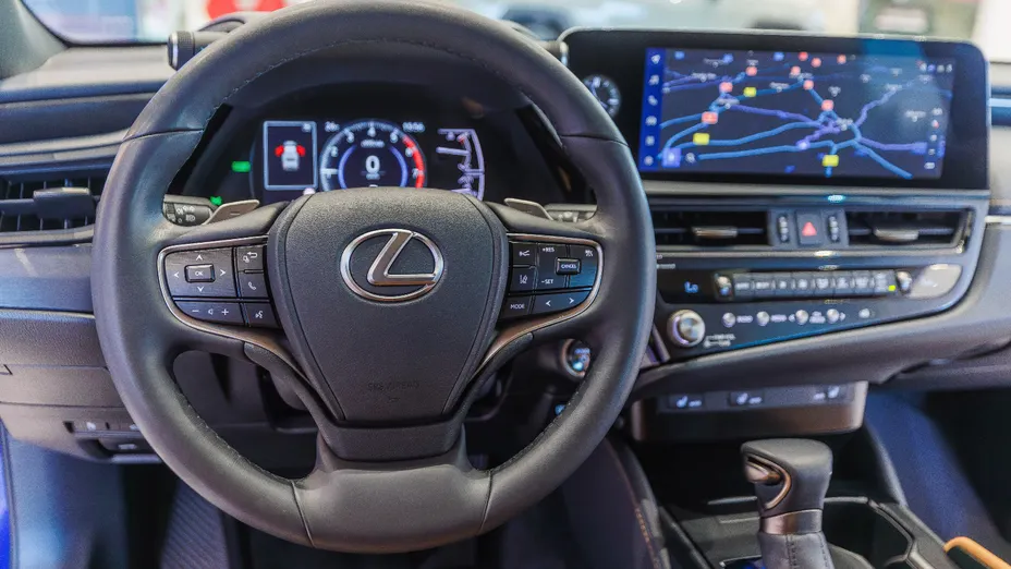 LEXUS ES ES 300h F Sport Design