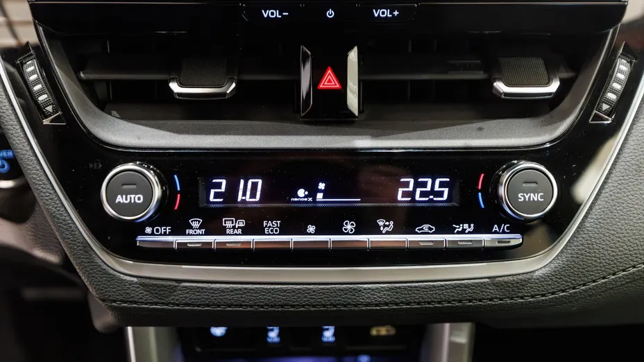 TOYOTA Corolla Cross Corolla Cross 2.0 Hybrid Executive