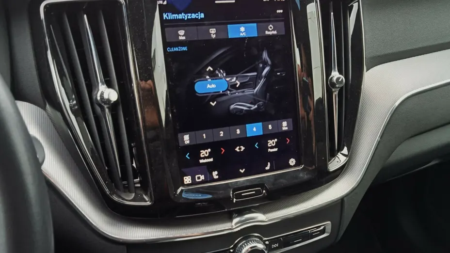 VOLVO XC60 XC60 B5 D AWD Plus Dark aut