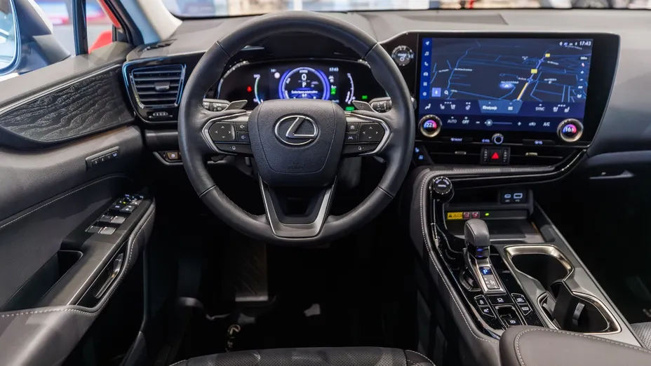 LEXUS NX NX 450h+ Omotenashi AWD
