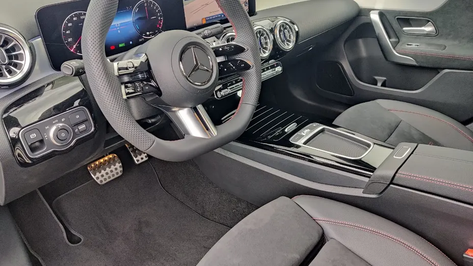 MERCEDES-BENZ A Klasa A 250 e AMG Line 8G-DCT