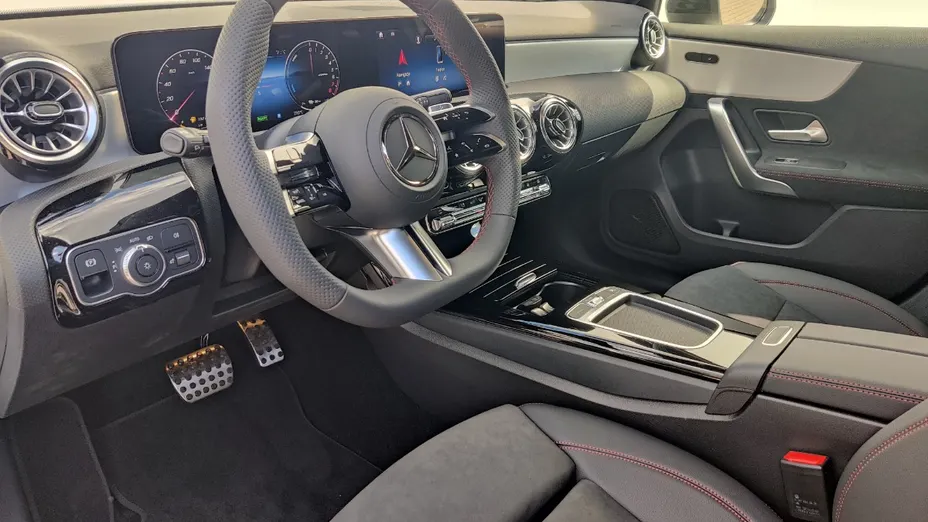 MERCEDES-BENZ A Klasa A 250 e AMG Line 8G-DCT