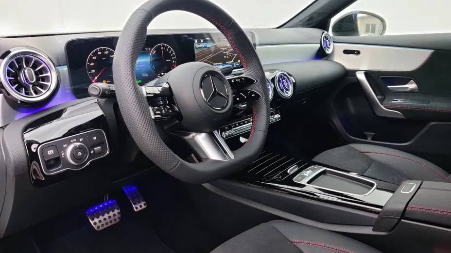 MERCEDES-BENZ A Klasa A 250 e AMG Line 8G-DCT