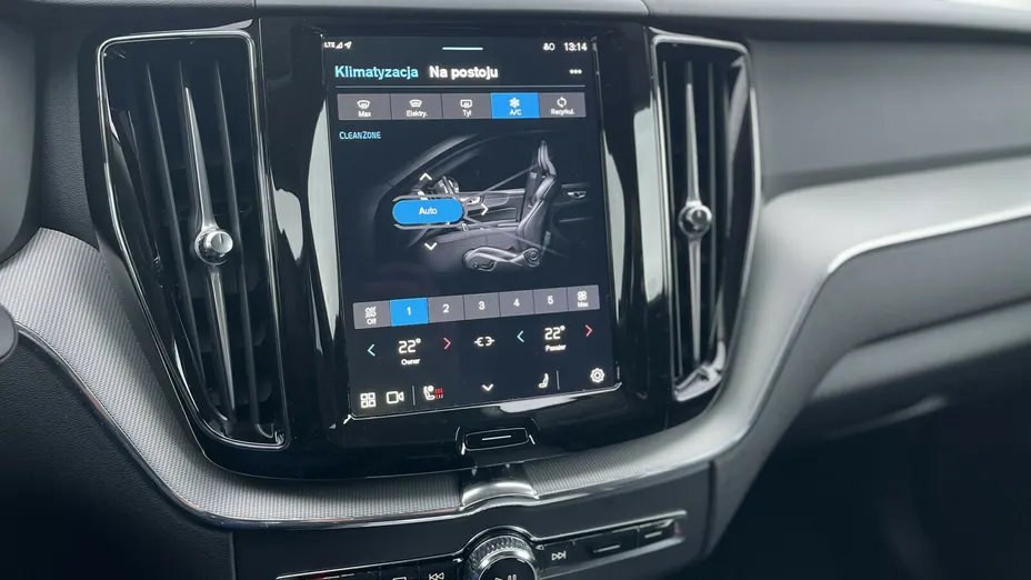 VOLVO XC60 XC60 B5 B AWD Plus Dark aut