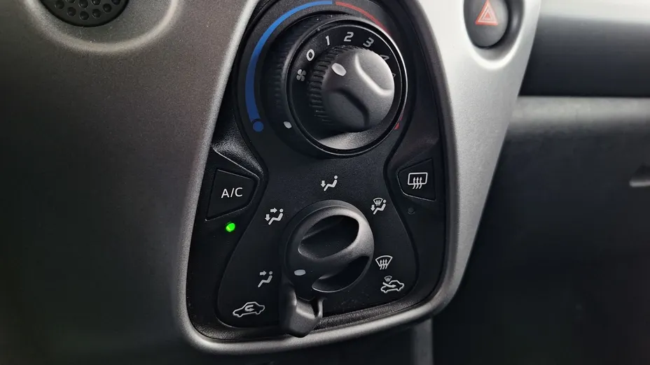 TOYOTA Aygo Aygo 1.0 VVT-i X-play