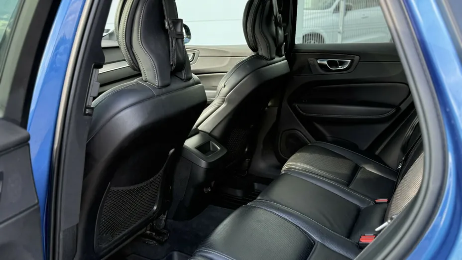 VOLVO XC60 XC60 B4 D AWD R-Design aut