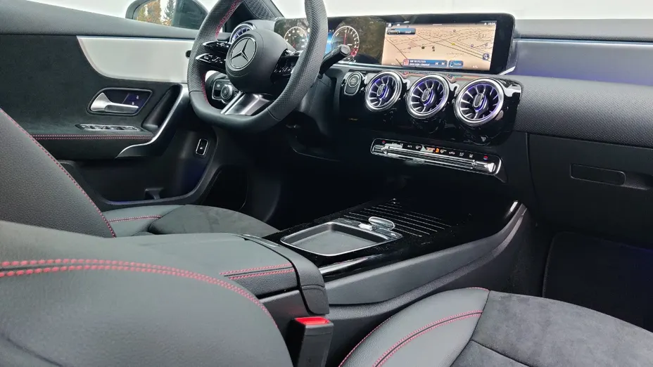 MERCEDES-BENZ A Klasa A 250 e AMG Line 8G-DCT
