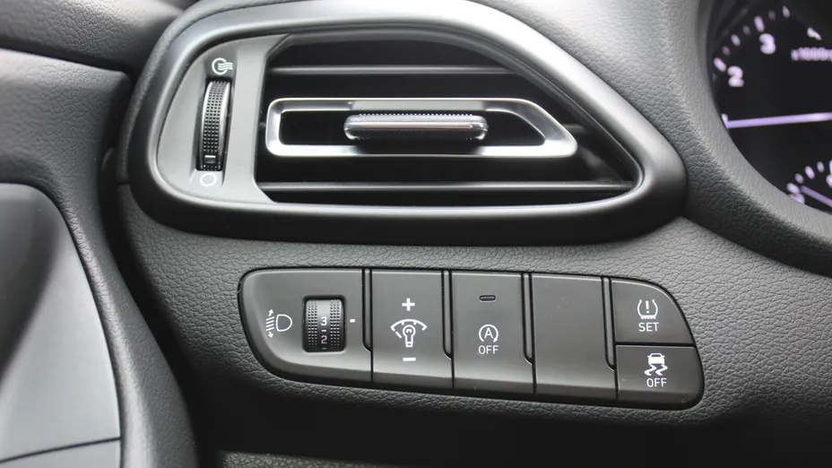 HYUNDAI i30 i30 1.0 T-GDI Smart