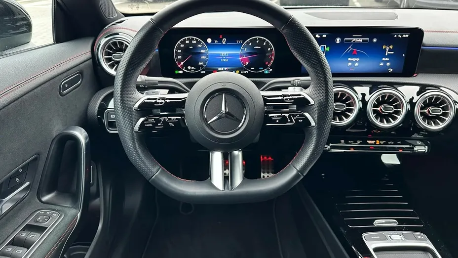 MERCEDES-BENZ CLA CLA 200 Progressive 7G-DCT