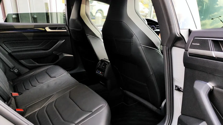 VOLKSWAGEN Arteon Arteon 2.0 TDI 4Motion R-Line DSG