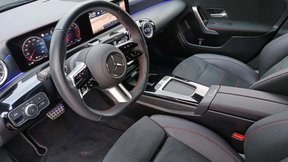 MERCEDES-BENZ CLA CLA 200 7G-DCT