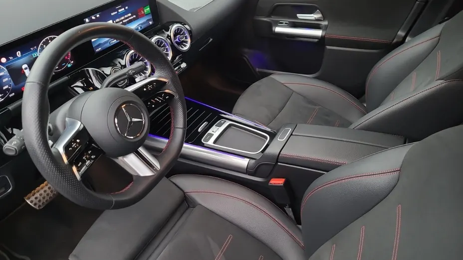 MERCEDES-BENZ GLA GLA 200 AMG Line