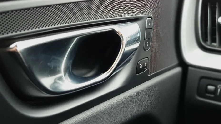 VOLVO XC60 XC60 B5 D AWD Plus Dark aut
