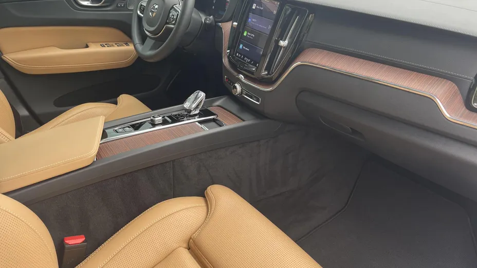 VOLVO XC60 XC60 B4 D AWD Ultimate Dark aut