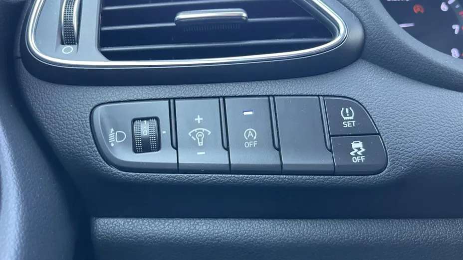 HYUNDAI i30 i30 1.0 T-GDI Modern DCT