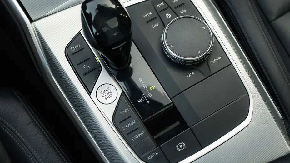 BMW Seria 3 320d xDrive Luxury Line aut