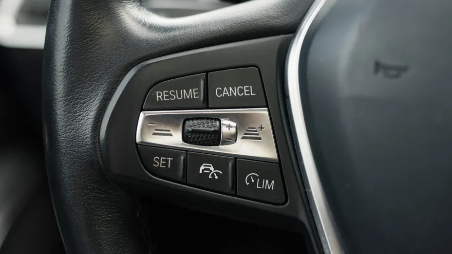 BMW Seria 3 320d xDrive Luxury Line aut