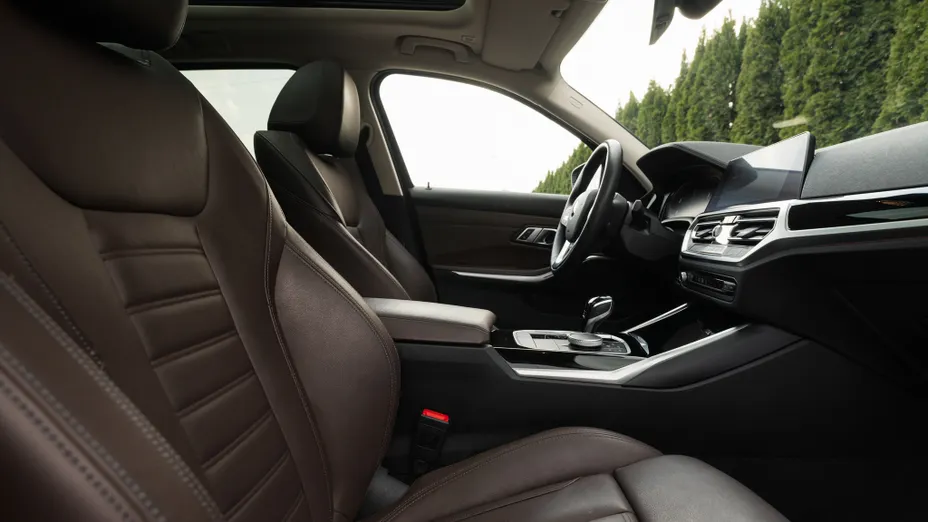 BMW Seria 3 320d Luxury Line aut