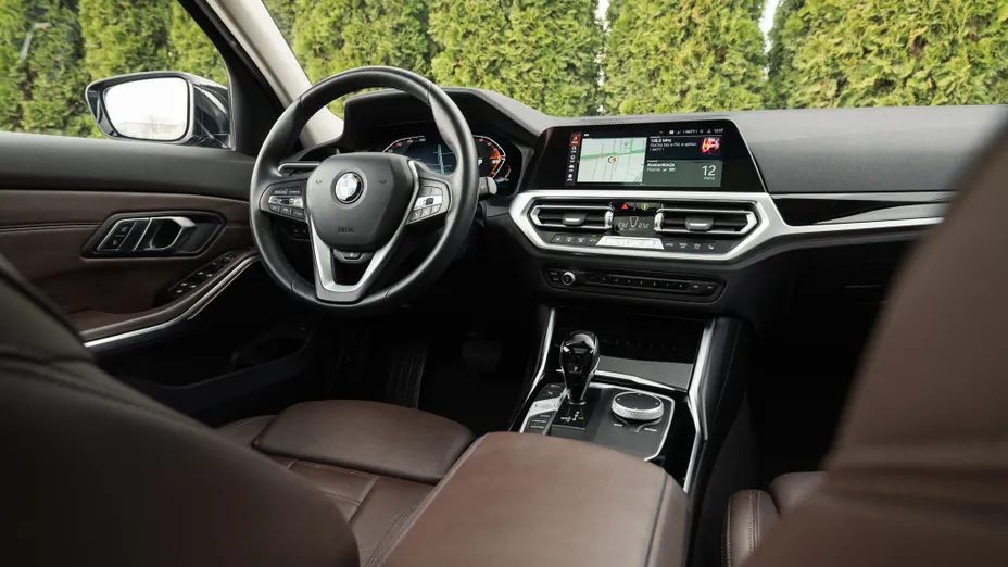 BMW Seria 3 320d Luxury Line aut