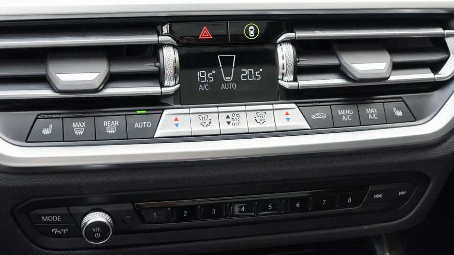 BMW Seria 3 320d Luxury Line aut