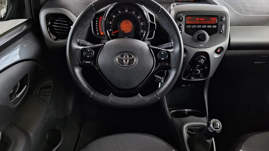 TOYOTA Aygo Aygo 1.0 VVT-i X-play