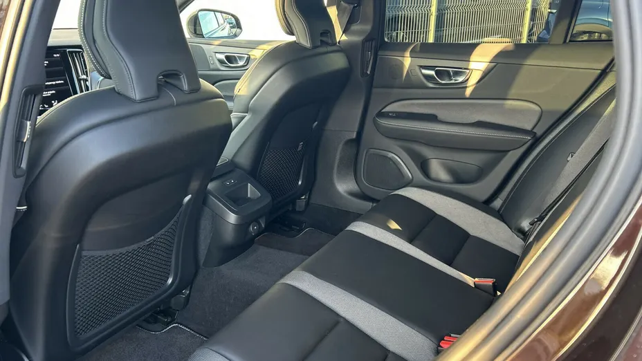 VOLVO V60 V60 B3 B R-Design aut