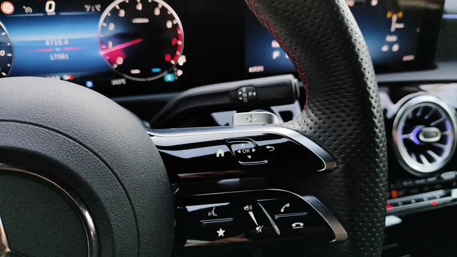 MERCEDES-BENZ A Klasa A 200 AMG Line 7G-DCT