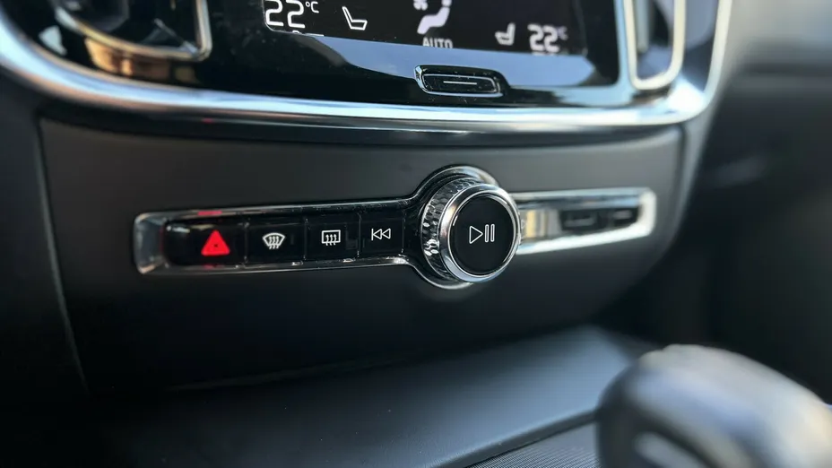 VOLVO V60 V60 B3 B R-Design aut