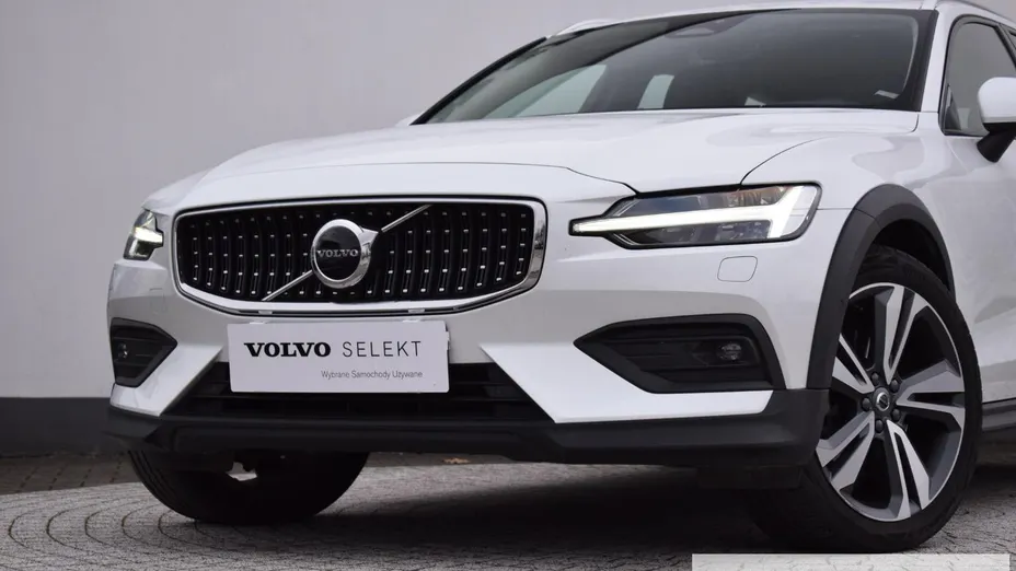 VOLVO V60 V60 CC Plus B4 D AWD aut