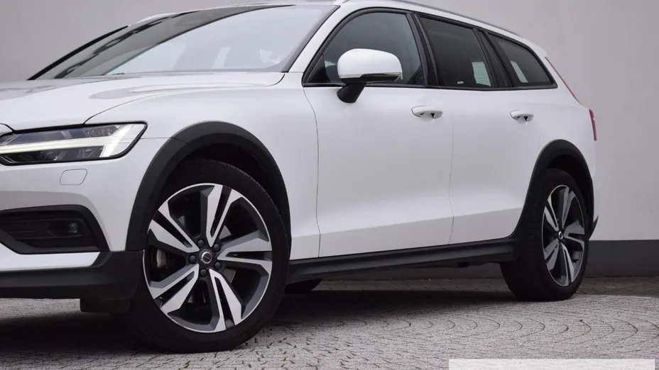 VOLVO V60 V60 CC Plus B4 D AWD aut