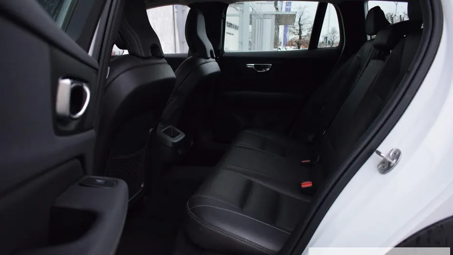 VOLVO V60 V60 CC Plus B4 D AWD aut