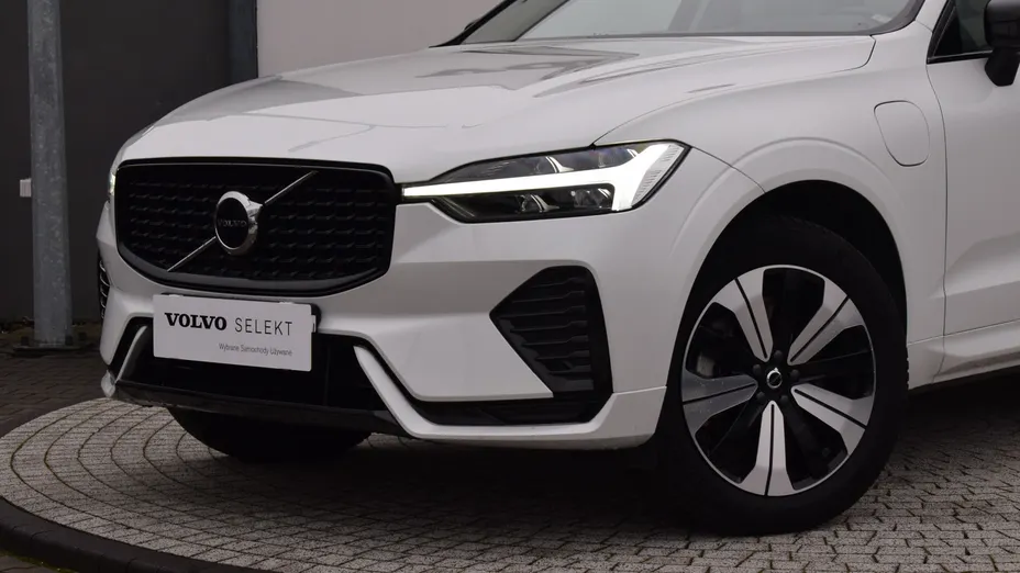 VOLVO XC60 XC60 T6 Plug-In Hybrid AWD Plus Dark aut